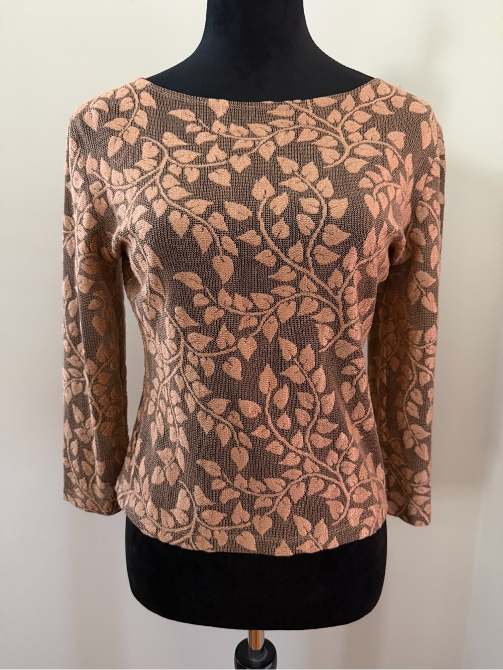 Hanky Panky Brown & Gold Knit Long Sleeve Top with Peach Leaf Print Size M. VTG
